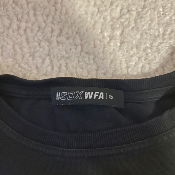 Sarah’s day X WhiteFox black workout crop top - Picture 2 of 3